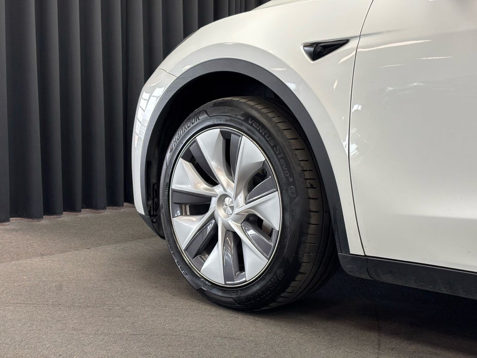 Tesla Model Y RWD 5d