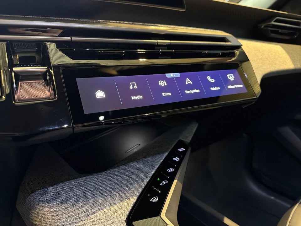 Peugeot e-5008 77 Allure Pack 7prs 5d