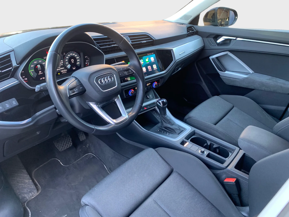Audi Q3 45 TFSi e Attitude plus S-tr. 5d