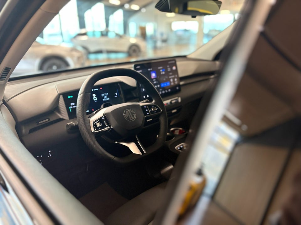 MG MGS5 64 Luxury 5d