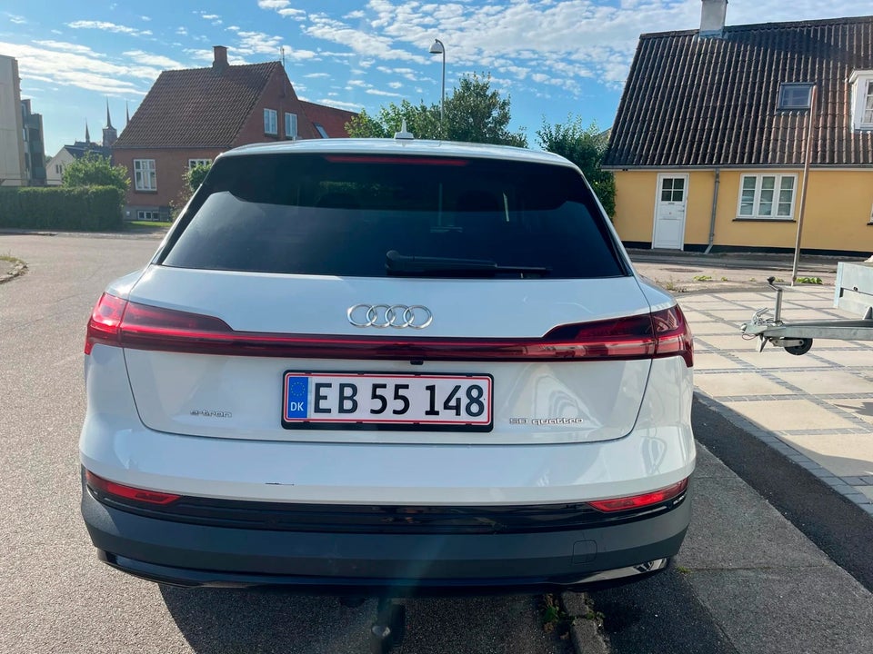 Audi e-tron 50 quattro 5d