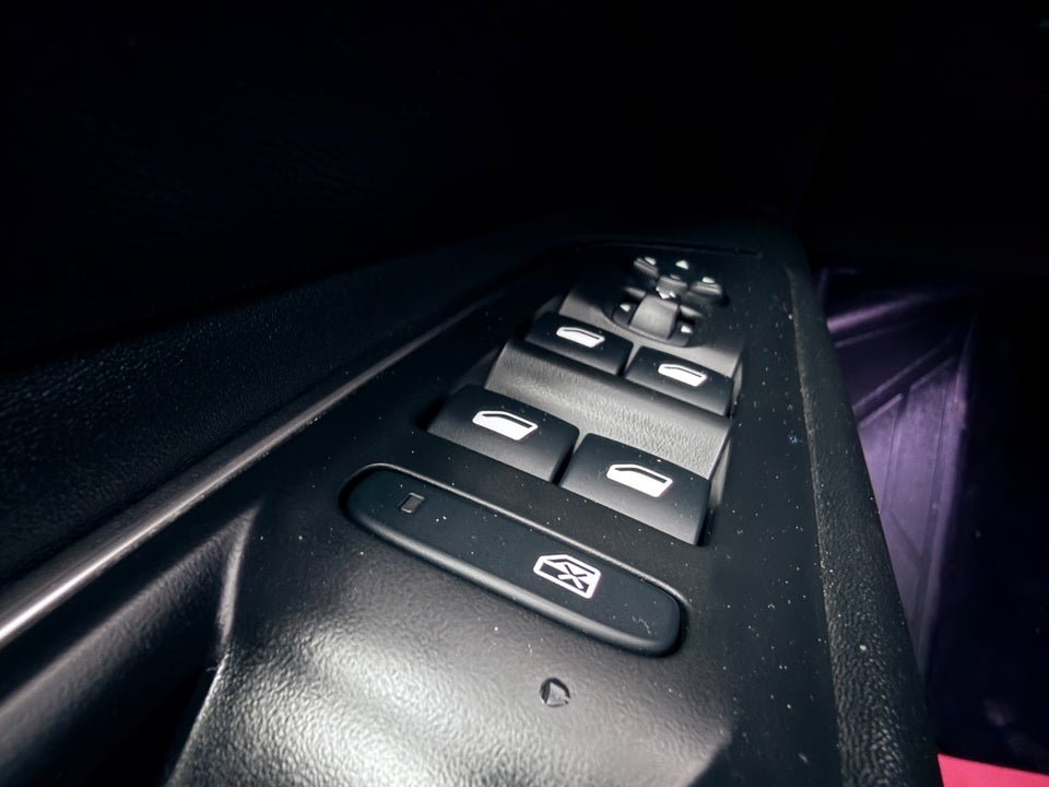 Peugeot 3008 1,5 BlueHDi 130 Selection Pack EAT8 5d