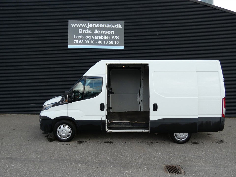 Iveco Daily 2,3 35S16 12m³ Van AG8