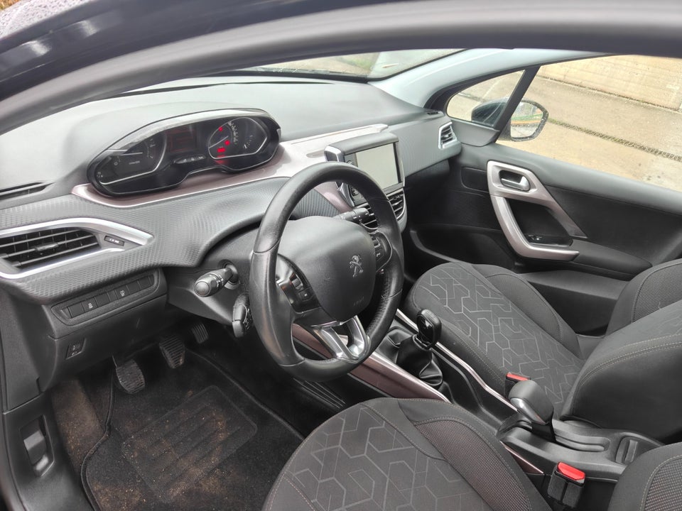 Peugeot 2008 1,2 VTi 82 Allure 5d