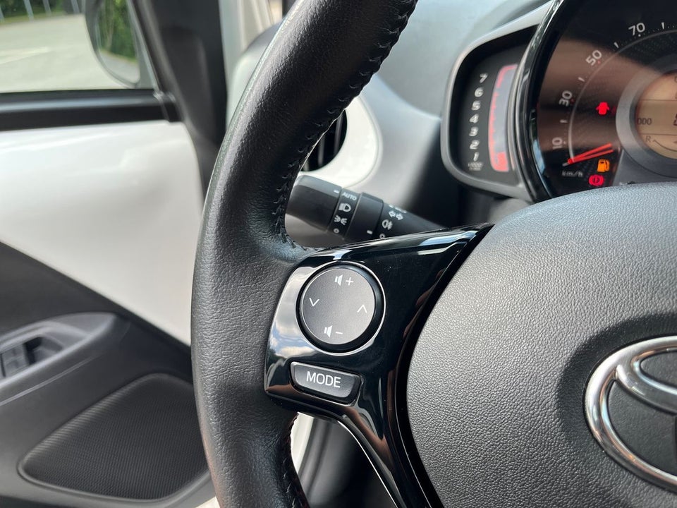 Toyota Aygo 1,0 VVT-i x-pression 5d