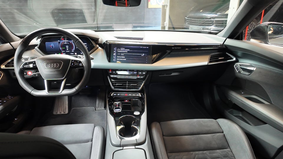 Audi e-tron GT quattro 4d