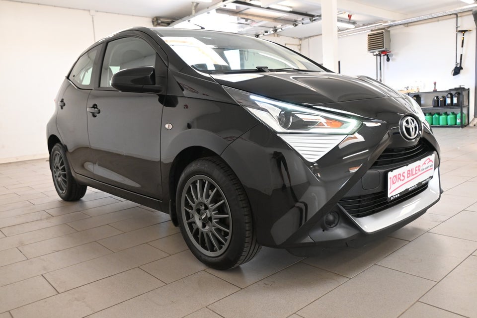Toyota Aygo 1,0 VVT-i x-play 5d