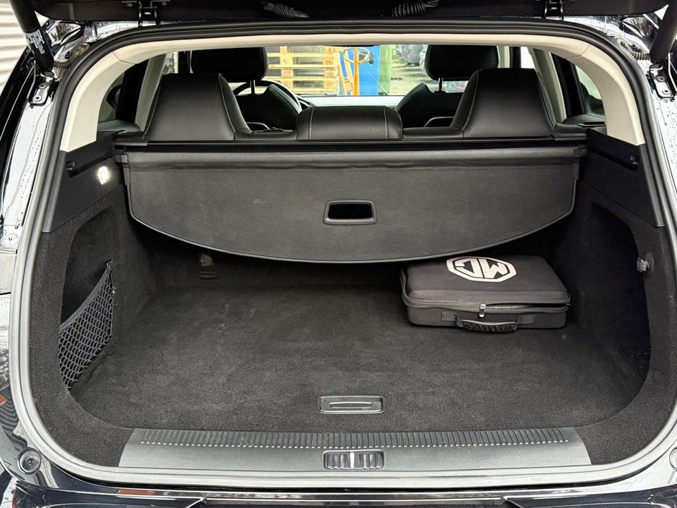 MG Marvel R Luxury 5d