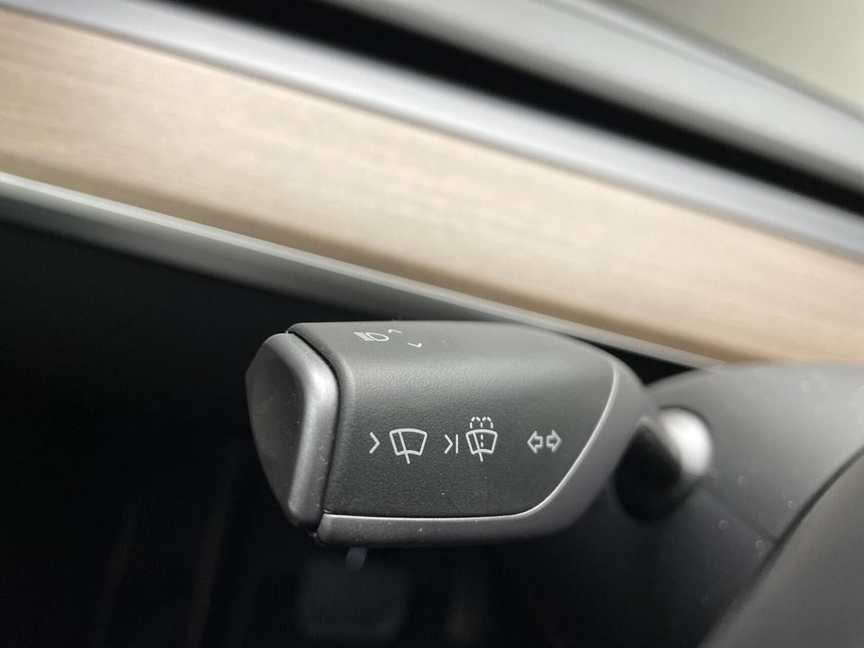 Tesla Model Y Long Range RWD 5d