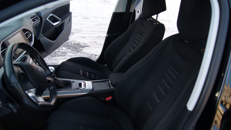 Peugeot 308 1,2 e-THP 130 Allure SW 5d