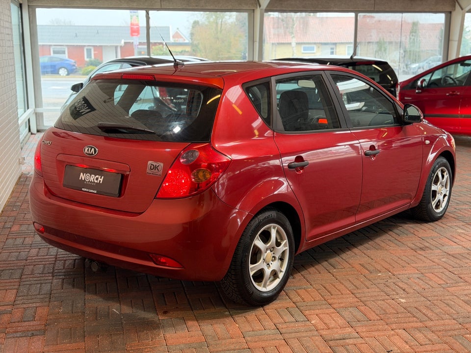 Kia Ceed 1,6 CRDi Active 5d