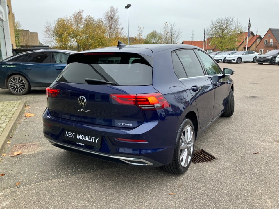 VW Golf VIII 1,4 eHybrid DSG 5d