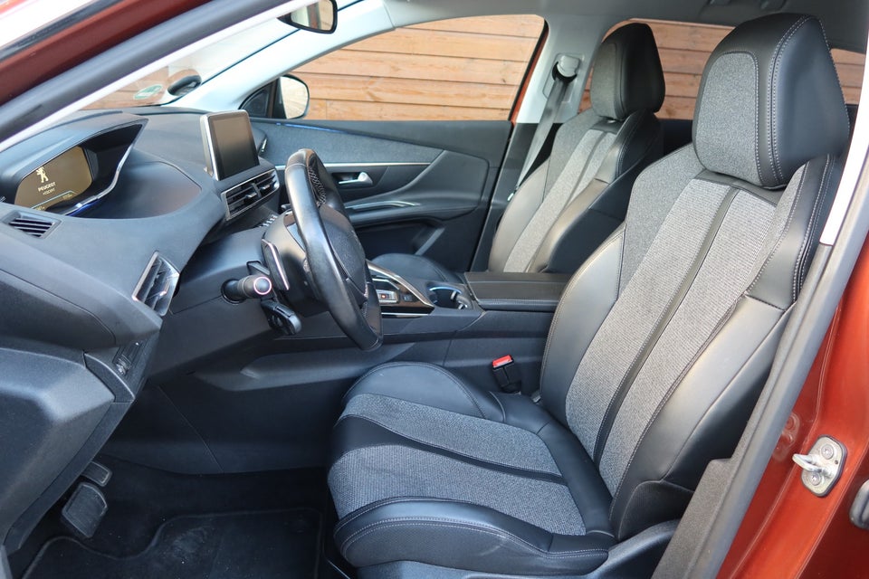 Peugeot 3008 1,2 e-THP 130 Allure EAT6 5d