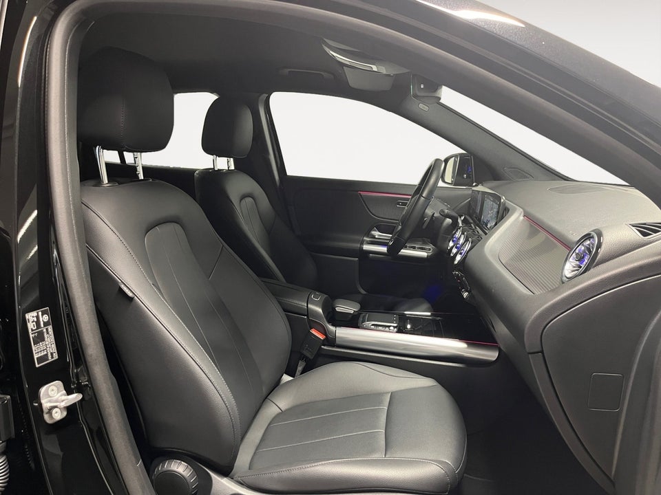 Mercedes EQA300 Progressive 4Matic 5d