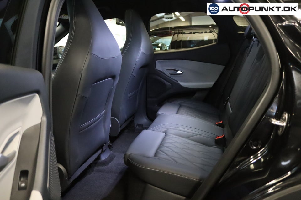 Ford Explorer 82 Premium Extended Range 5d