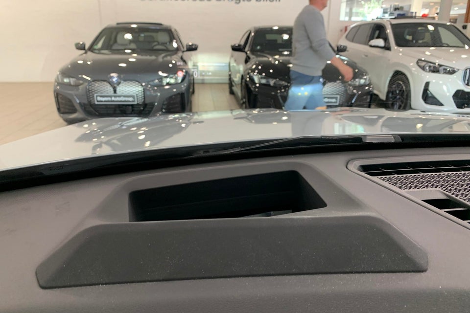BMW iX2 eDrive20 M-Sport Pro 5d