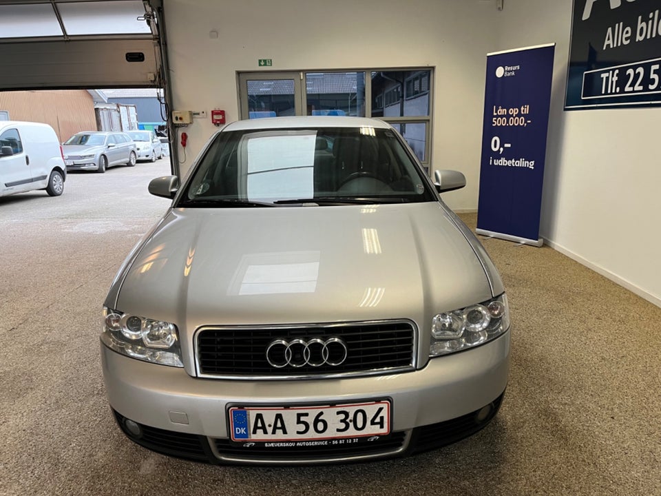 Audi A4 2,4 V6 4d