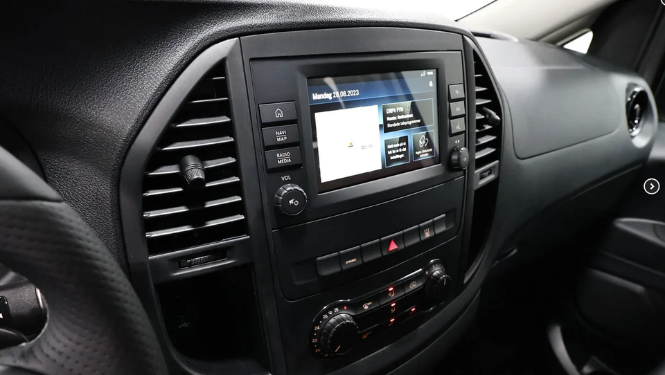 Mercedes eVito 129 Tourer PRO XL