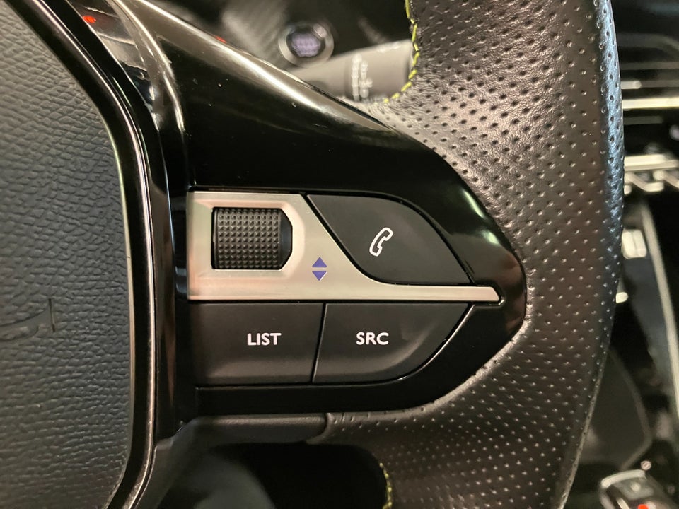 Peugeot e-2008 50 GT 5d