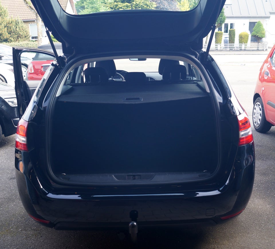 Peugeot 308 1,6 BlueHDi 120 Active SW EAT6 5d