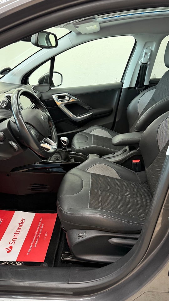 Peugeot 2008 1,2 e-THP 110 Allure 5d