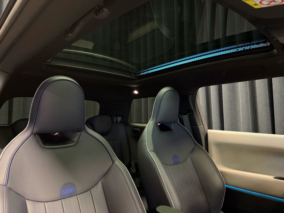MINI Cooper SE Favoured Trim XL 3d