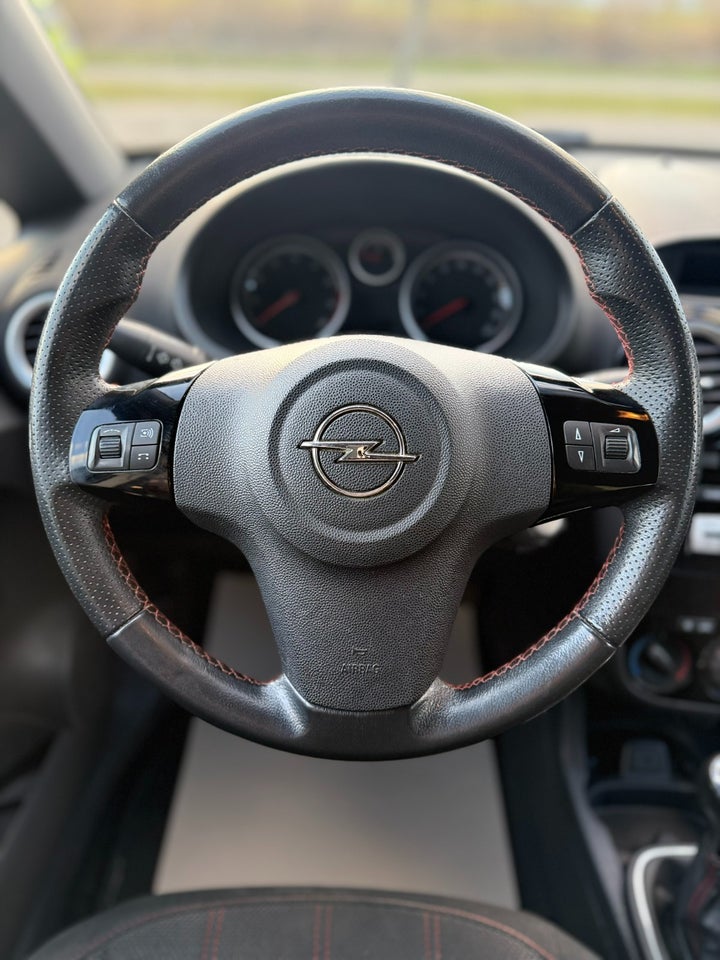 Opel Corsa 1,4 16V Sport 5d