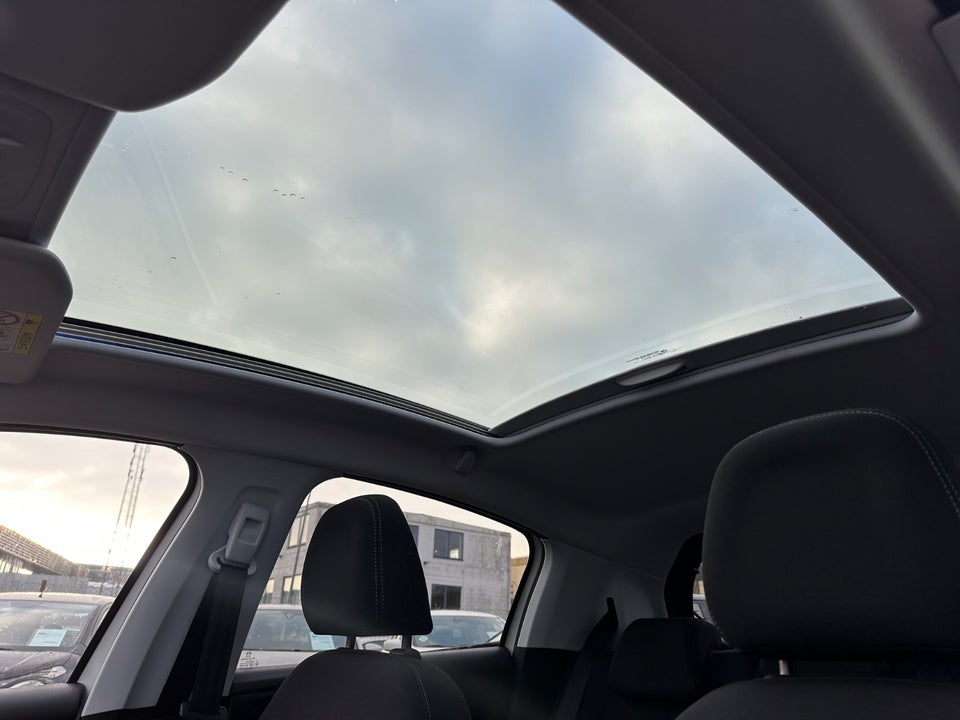 Peugeot 208 1,2 VTi Allure Sky 5d