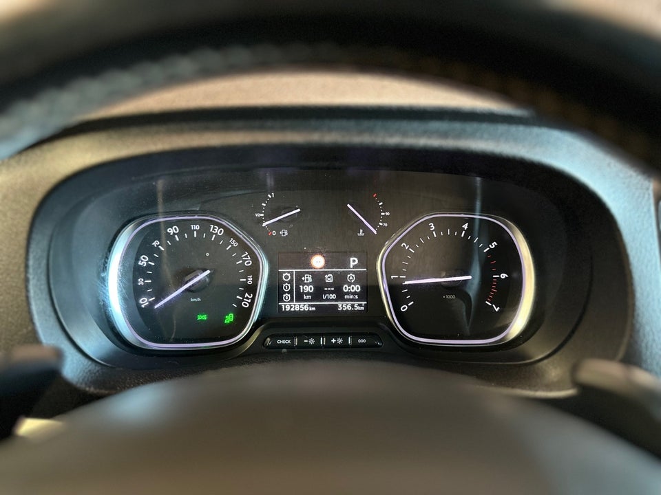 Peugeot Expert 2,0 BlueHDi 177 L3 Ultimate EAT8 Van