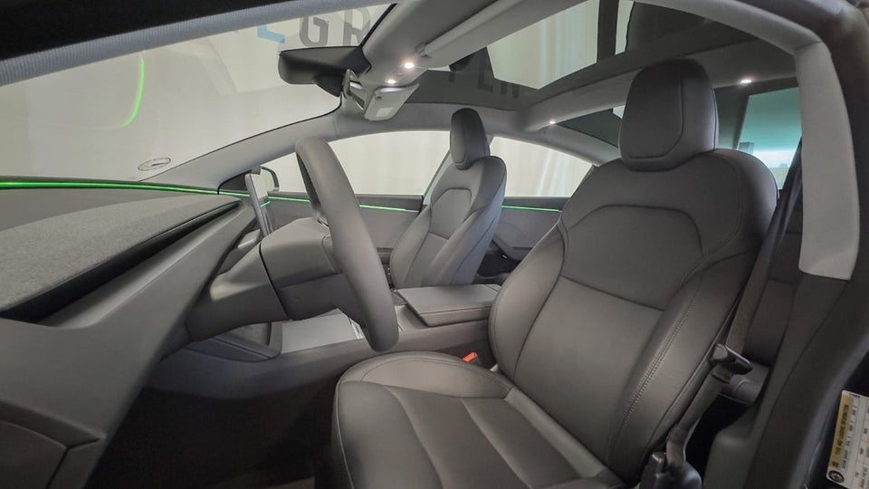 Tesla Model 3 RWD 4d