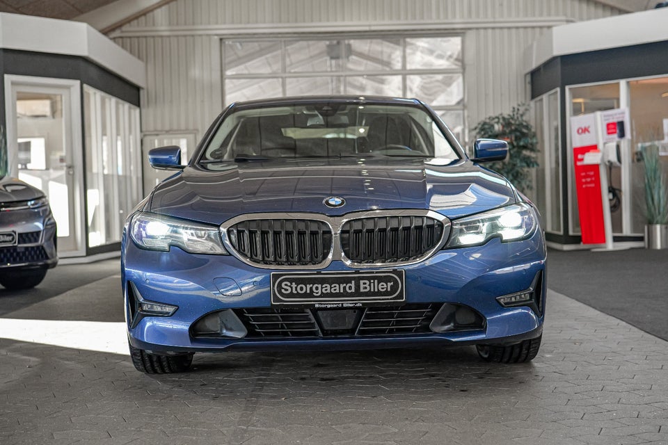 BMW 320d 2,0 Connected aut. 4d