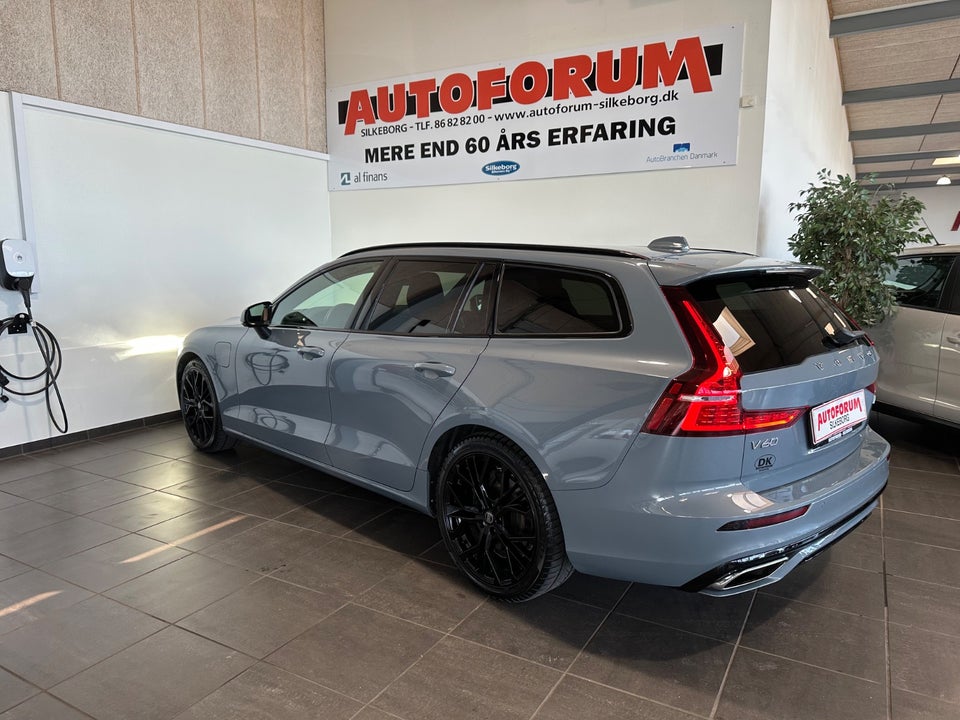 Volvo V60 2,0 T6 ReCharge R-Design aut. AWD 5d