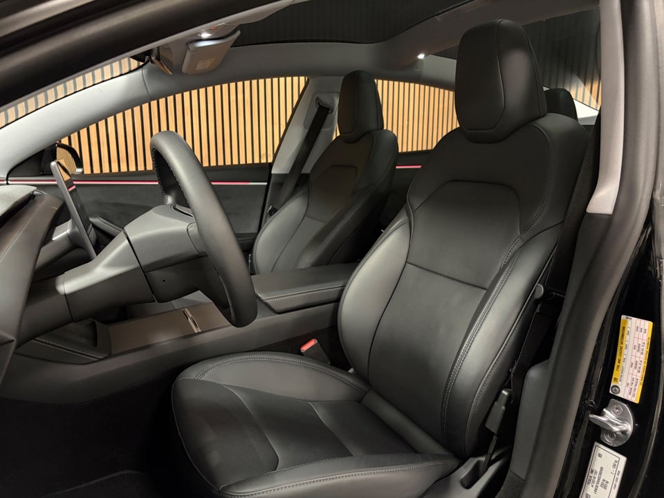 Tesla Model 3 Long Range AWD 4d