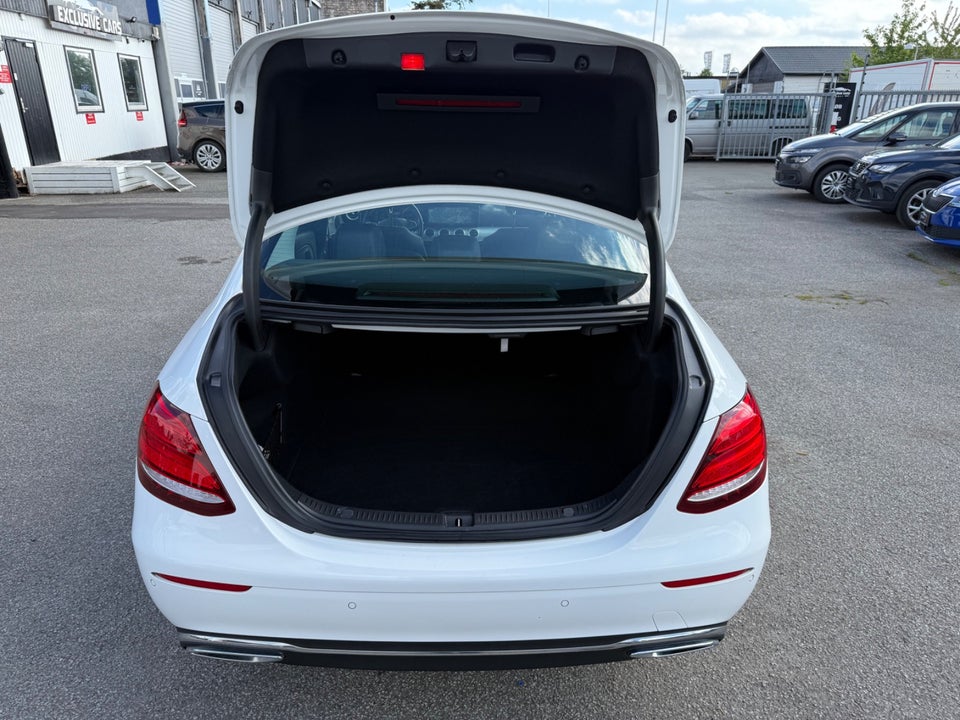 Mercedes E220 d 2,0 aut. 4Matic 4d