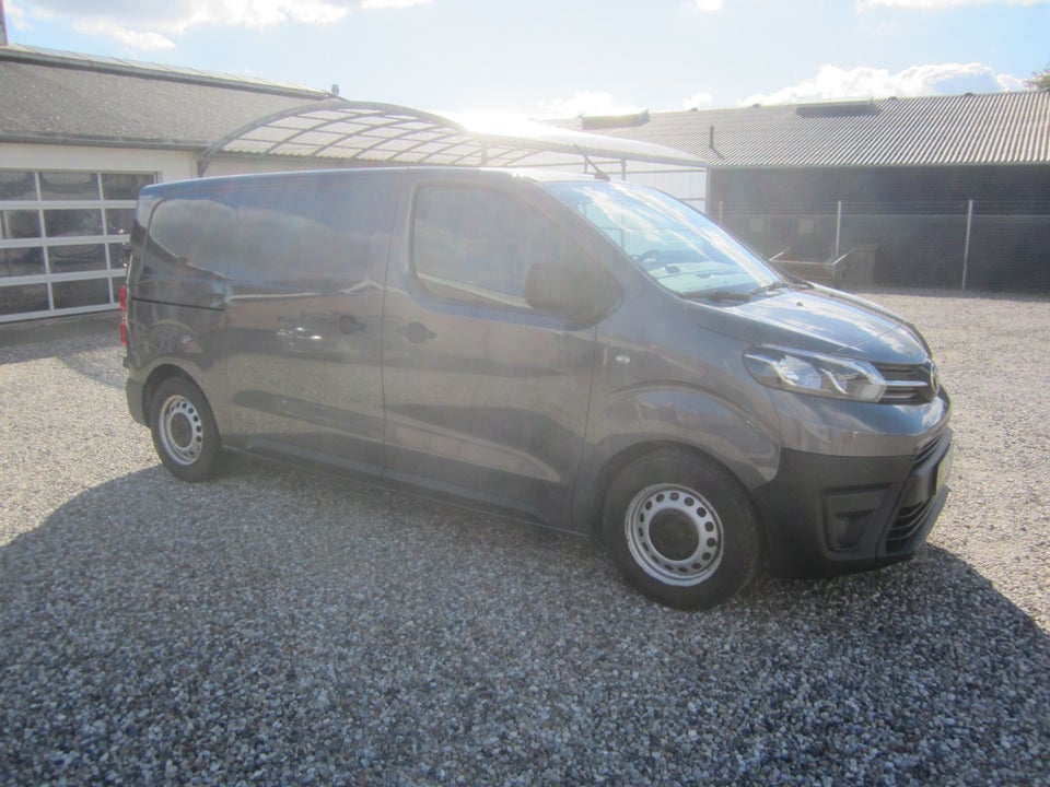 Toyota ProAce 1,6 D 115 Medium Comfort 5d