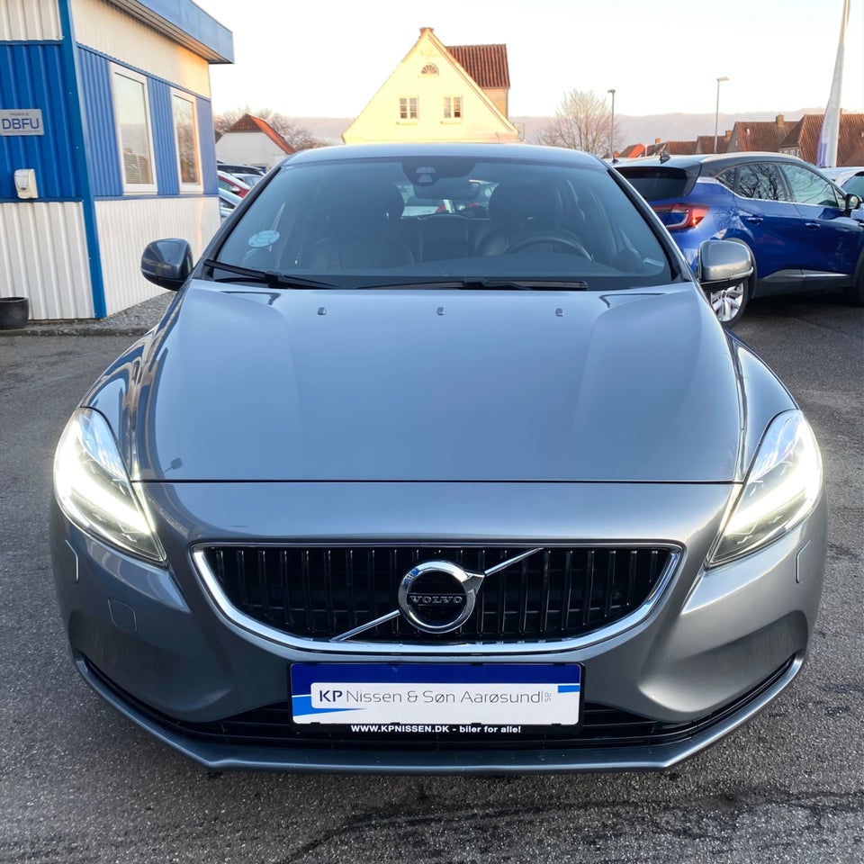 Volvo V40 2,0 D3 150 Momentum aut. 5d