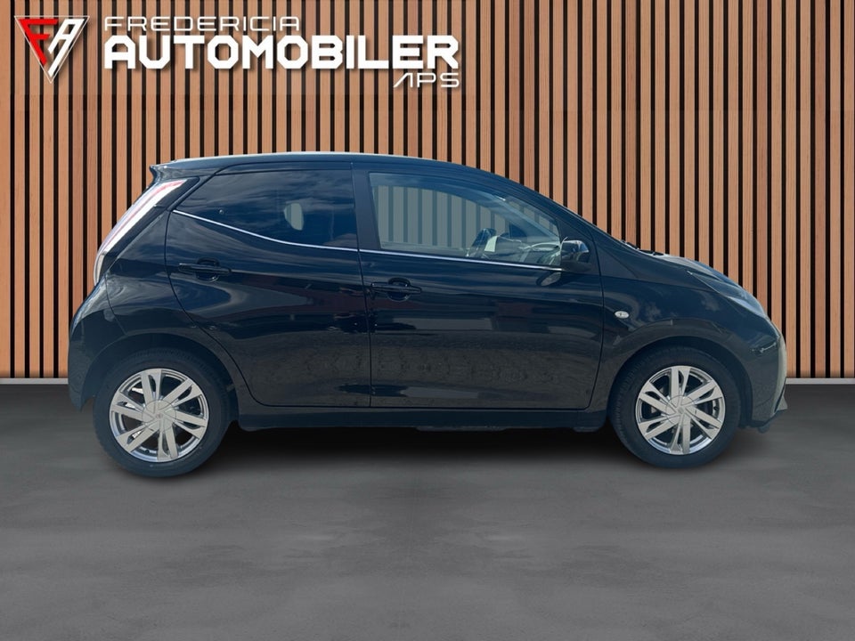 Toyota Aygo 1,0 VVT-i x-black II 5d