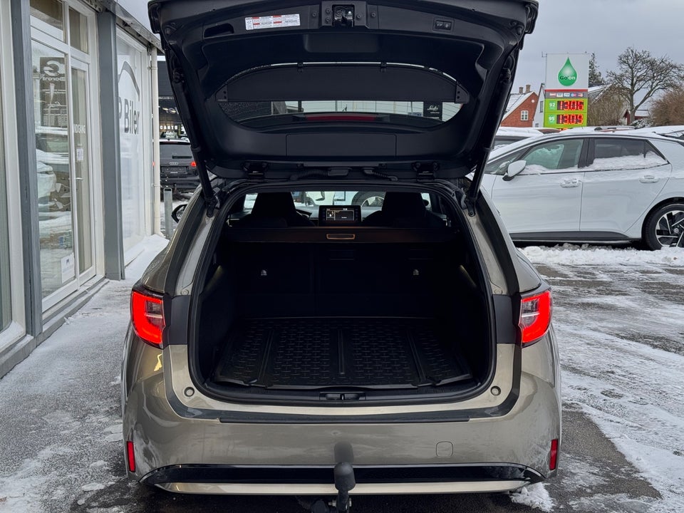 Toyota Corolla 1,8 Hybrid H3 Design Touring Sports MDS 5d