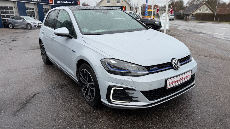 VW Golf VII 1,4 GTE DSG 5d