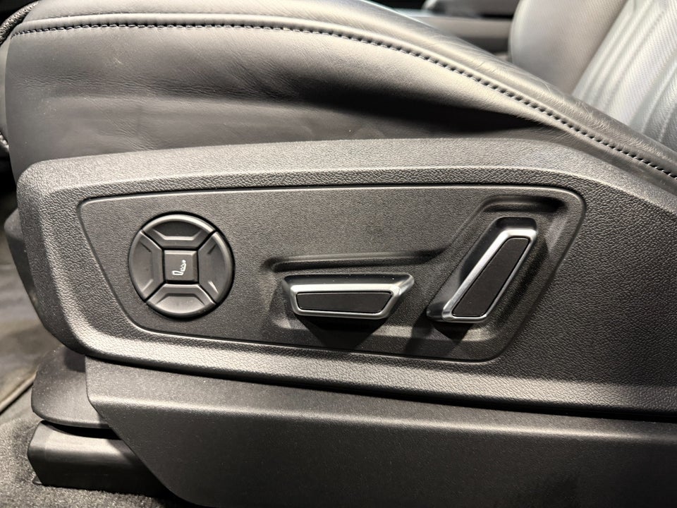 Audi e-tron 55 S-line quattro 5d