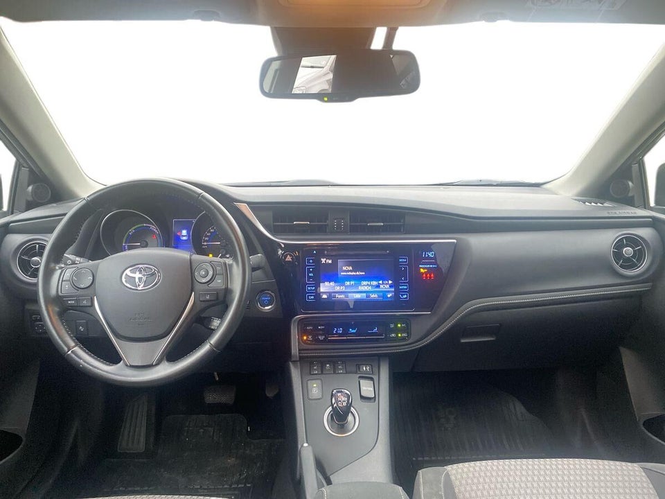Toyota Auris 1,8 Hybrid Prestige CVT 5d