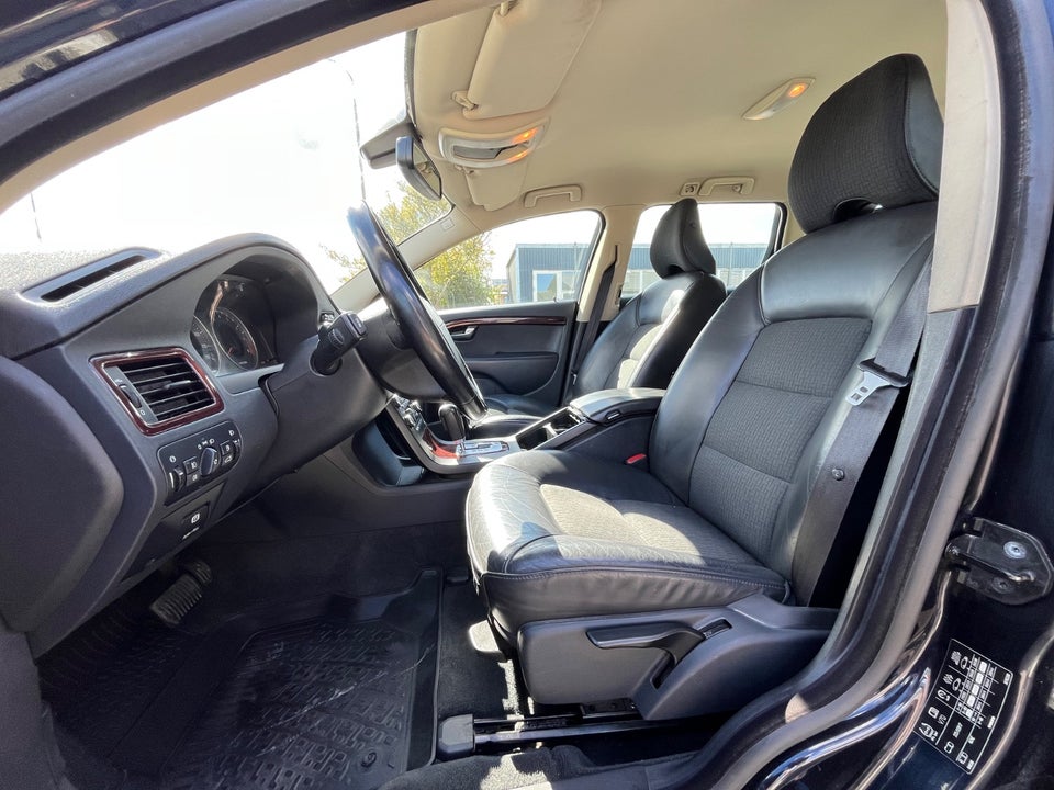 Volvo V70 3,2 Summum aut. 5d