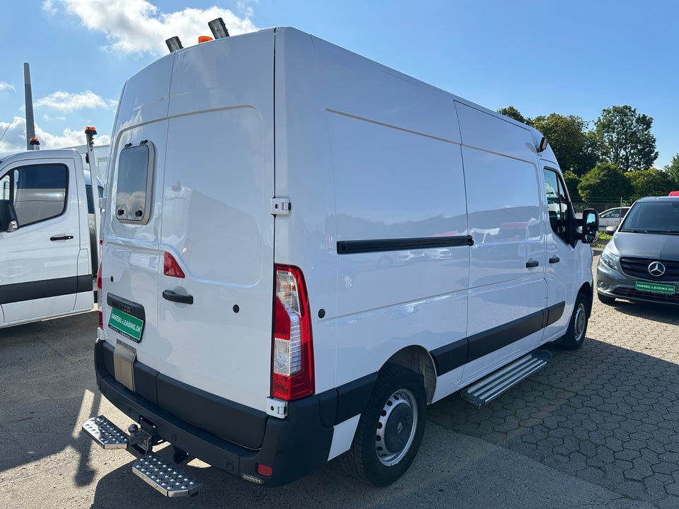 Renault Master IV T33 2,3 dCi 150 L2H2 Kassevogn