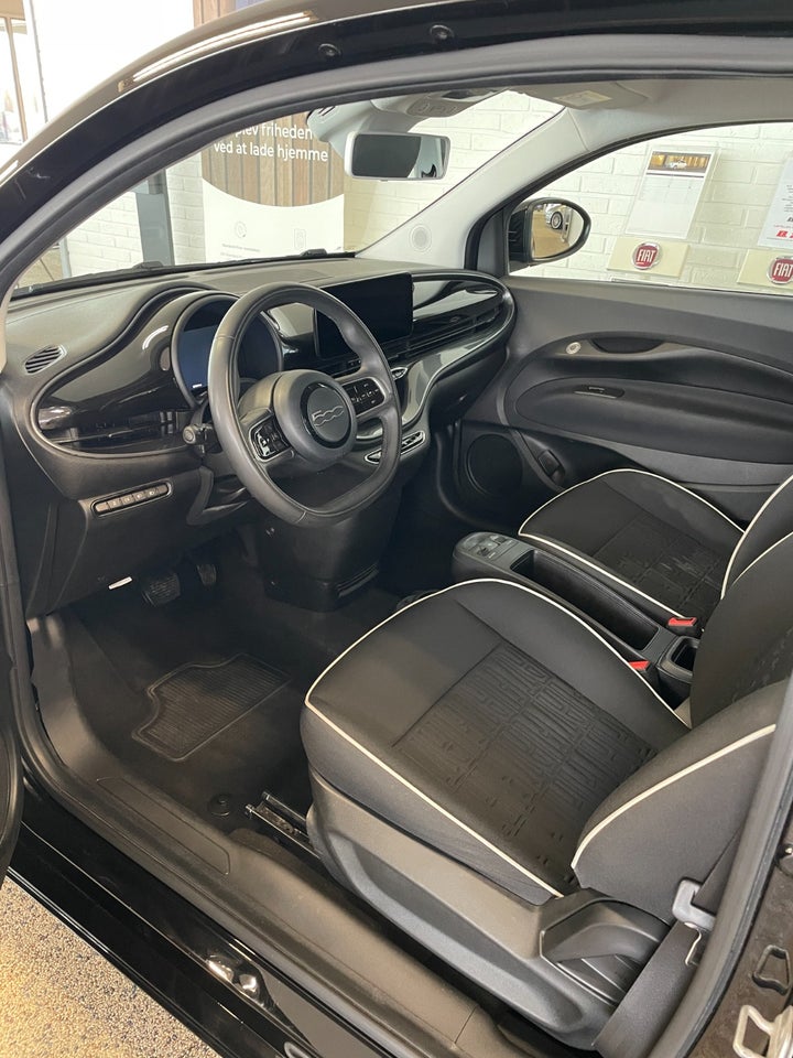 Fiat 500e 42 Icon 3d