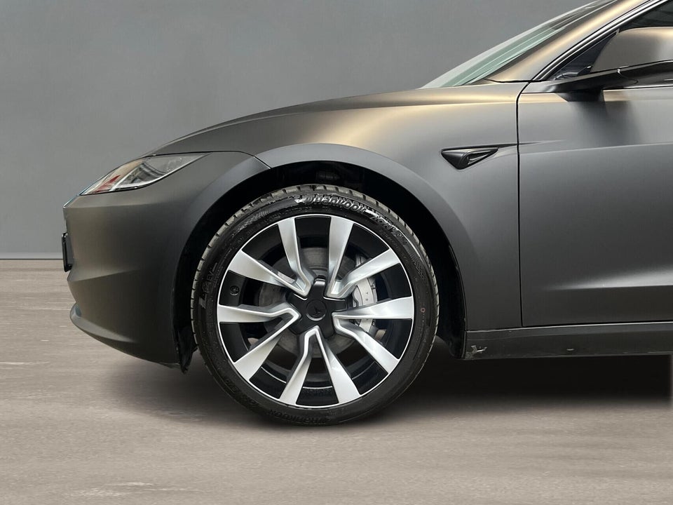 Tesla Model 3 Long Range AWD 4d