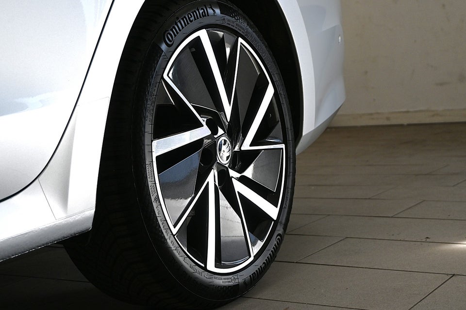 Skoda Octavia 1,4 TSi iV First Edition Combi DSG 5d