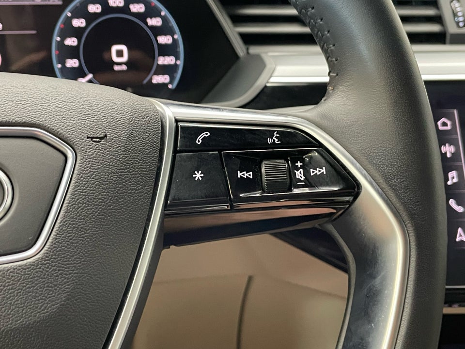 Audi e-tron 55 S-line Sportback quattro 5d