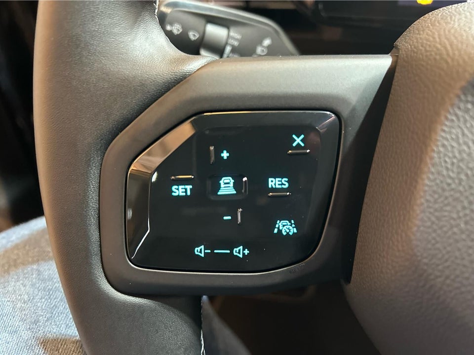 Ford Capri 82 Select Extended Range 5d