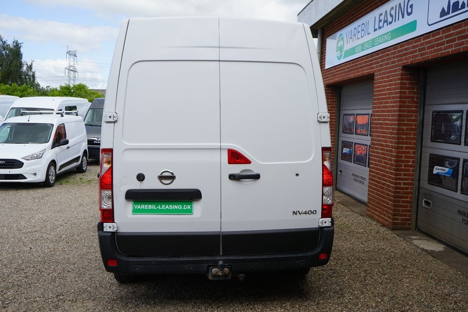 Nissan NV400 2,3 dCi 145 L3H2 Kassevogn RWD