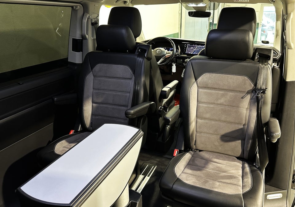 VW Multivan 2,0 TDi 199 Highline DSG kort
